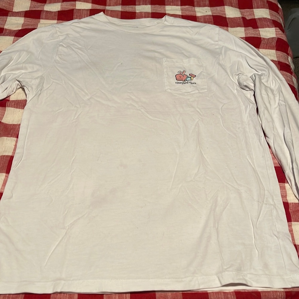 Size medium
White logo design
No stains or issues